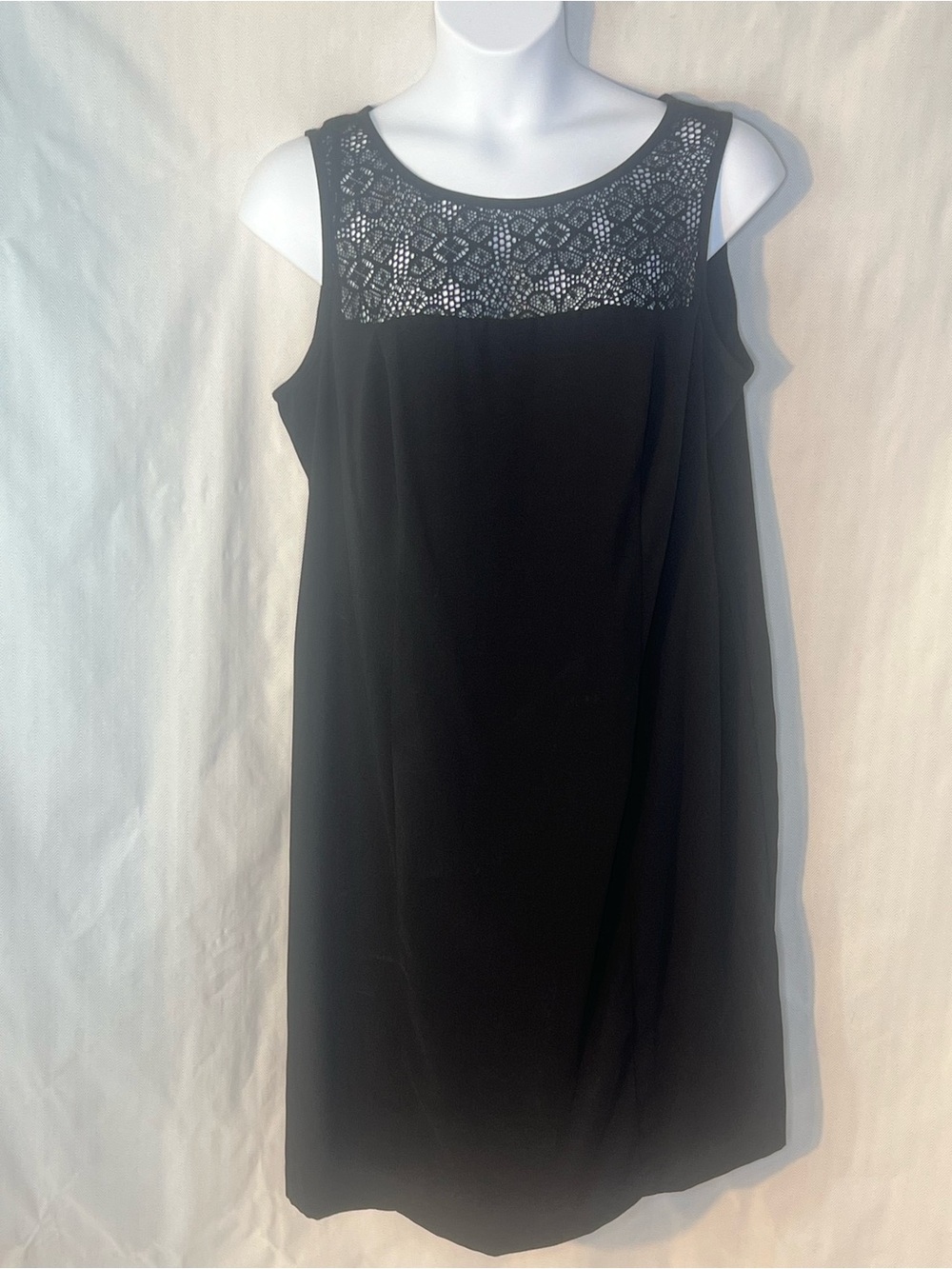 Le Bos Dress Little Black Dress Sleeveless Crocheted Yoke Knee Length 18W 👍